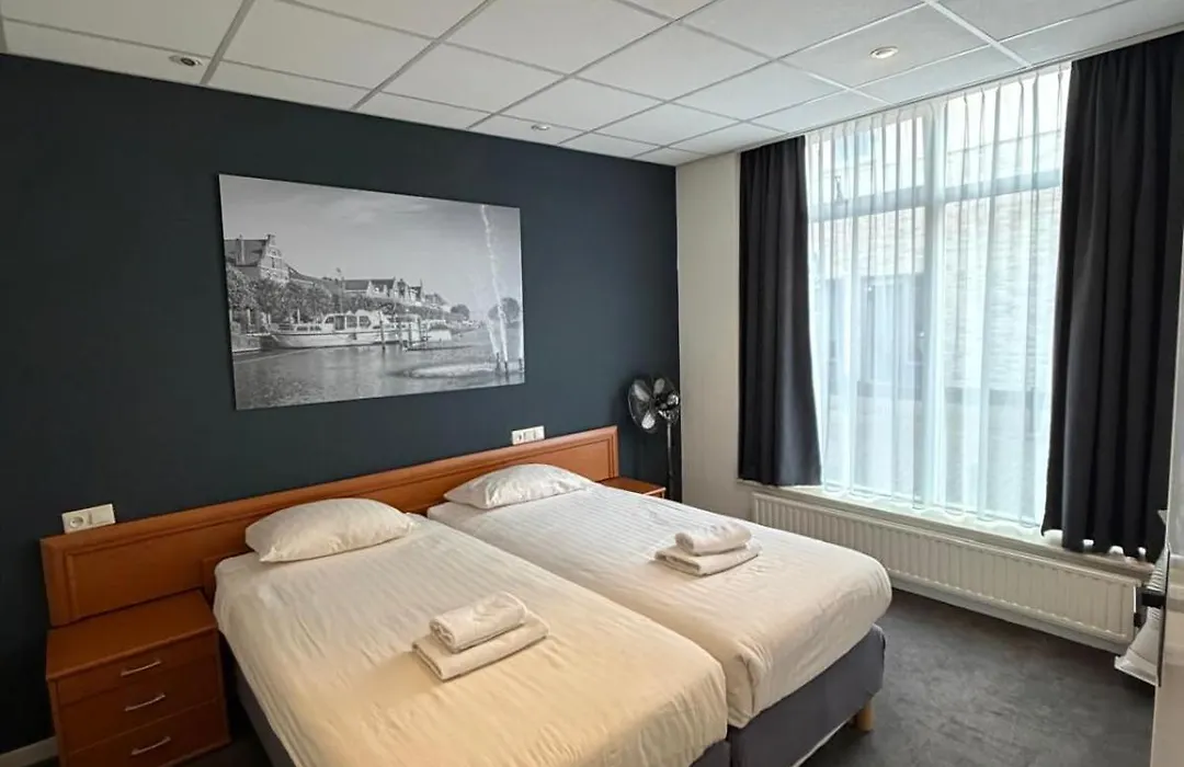 Hotel&Appartementen Royal-1