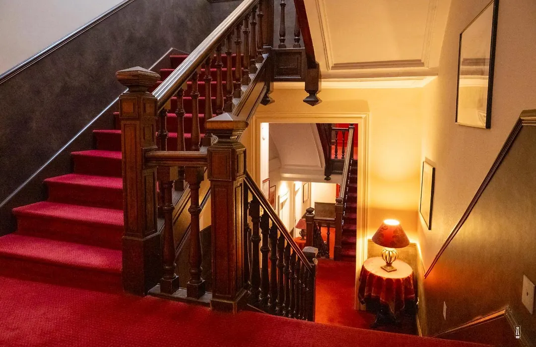 Logis Hotel Des Bains-1