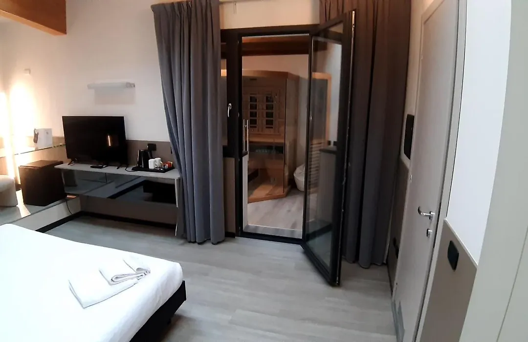 Continental Urban Art Hotel-1