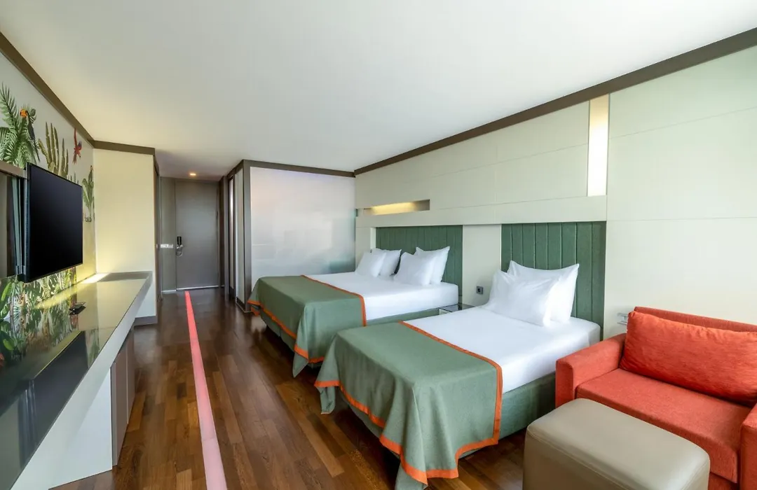 Nirvana Cosmopolitan Hotel - Convention&Sports Center-1