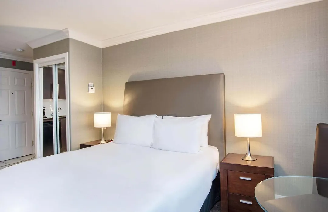 Sandman Hotel & Suites Vancouver Airport-1