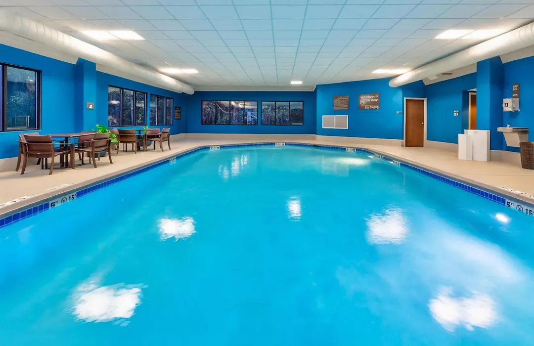 Hampton Inn Traverse City-1