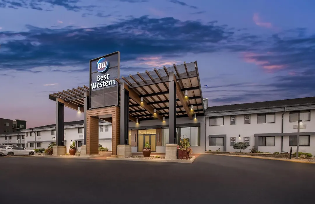 Best Western West Towne Suites-1