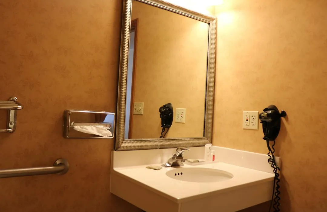 Country Inn & Suites By Radisson, Lincoln North Hotel And Conference Center, Ne-1