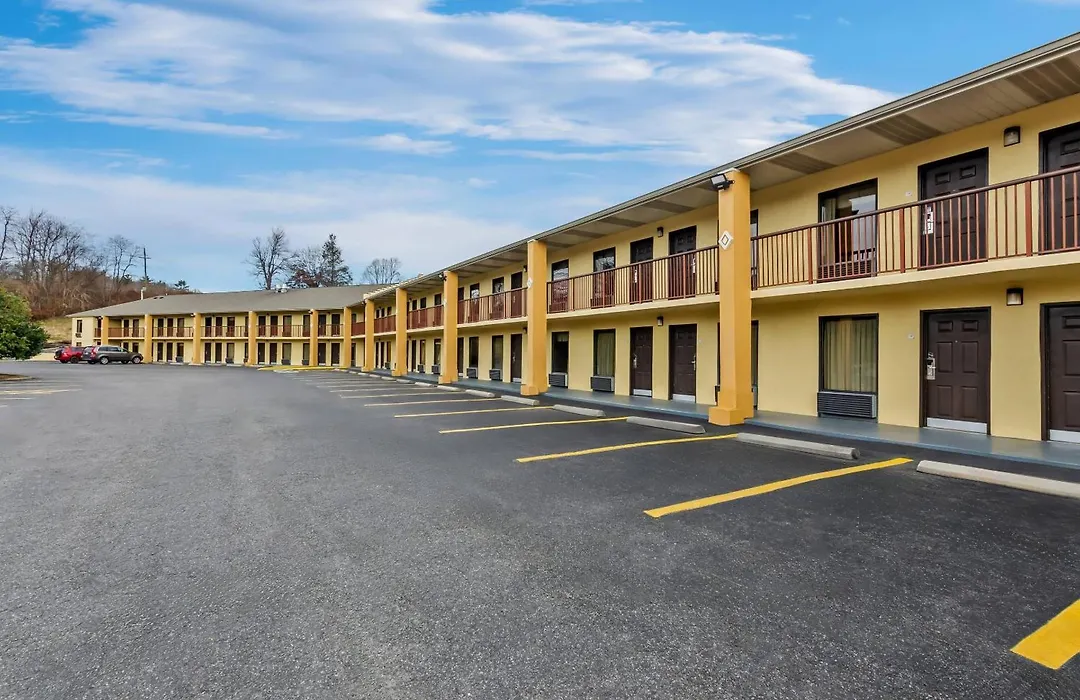Quality Inn Hillsville-1