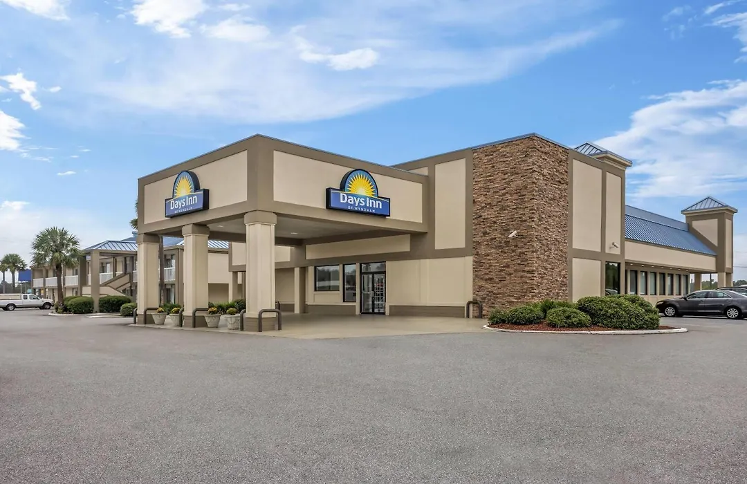 Days Inn By Wyndham Adel I-75-1