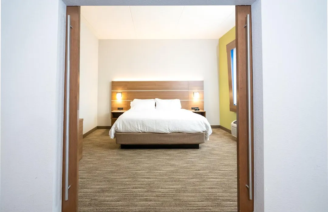 Holiday Inn Express Hotel & Suites Mankato East By Ihg-1