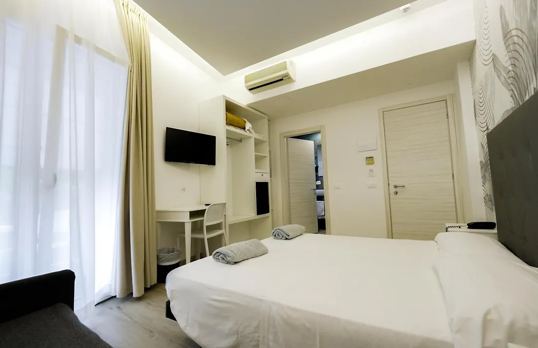 Hotel President-1