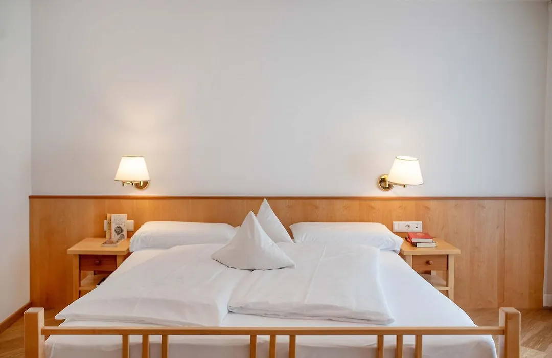 Hotel Julius Payer-1