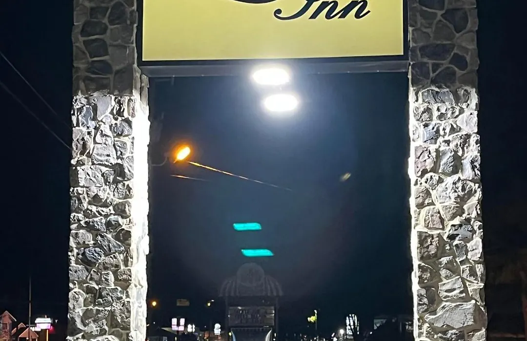 Sutton Inn-1