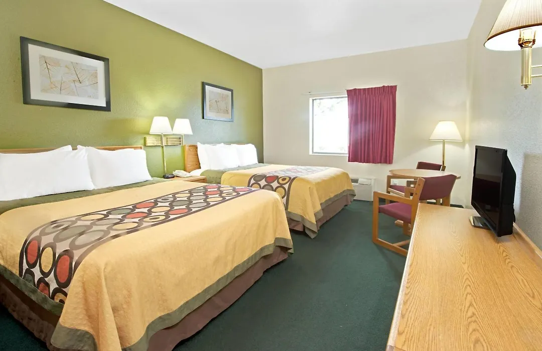Super 8 By Wyndham Bonne Terre-1