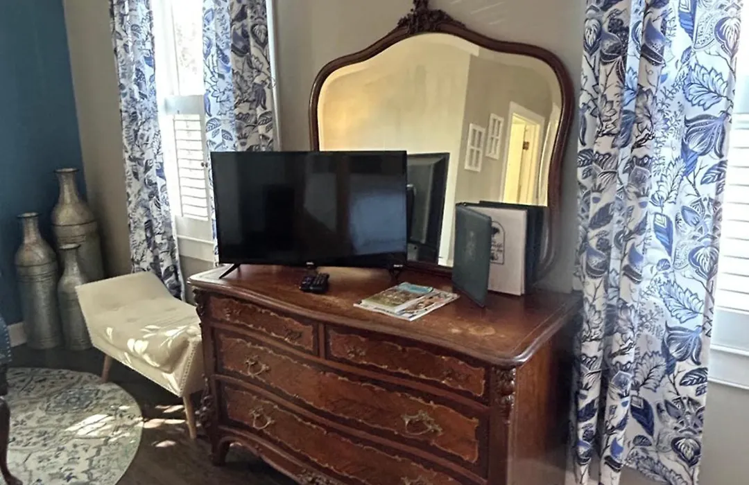Barksdale House Inn-1
