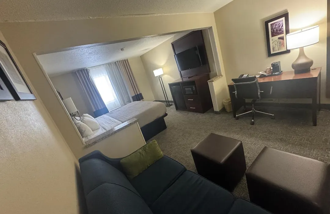 Quality Inn & Suites Green Bay - Ashwaubenon-1