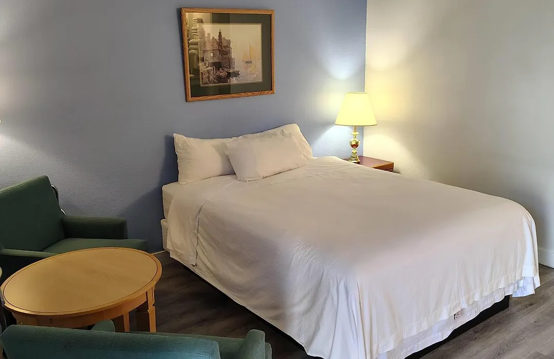 Super 8 By Wyndham Sicamous-1