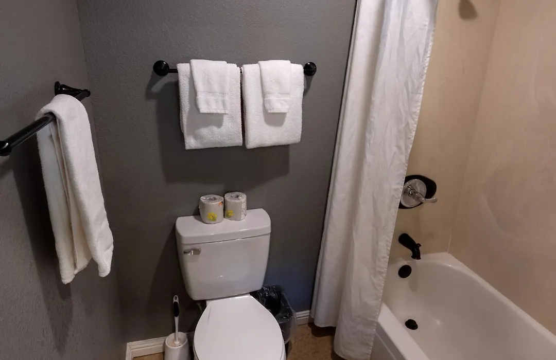 The Groveland Hotel-1