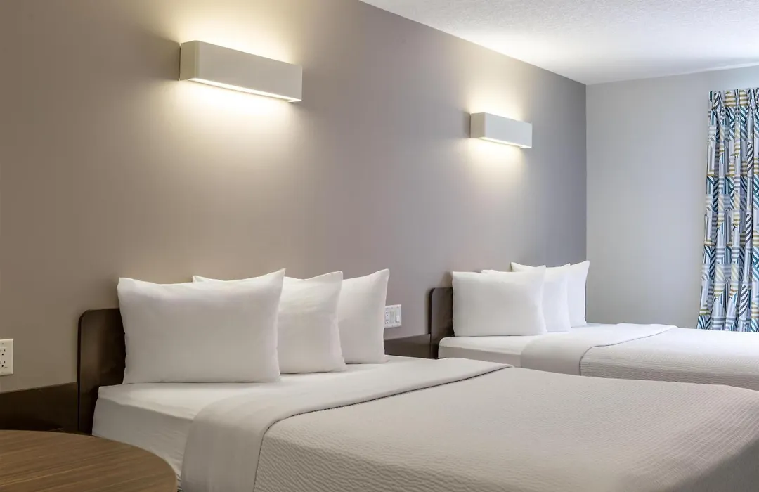 Motel 6 Airdrie-1