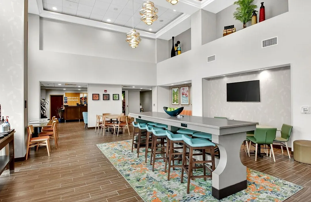 Hampton Inn & Suites Chippewa Falls-1