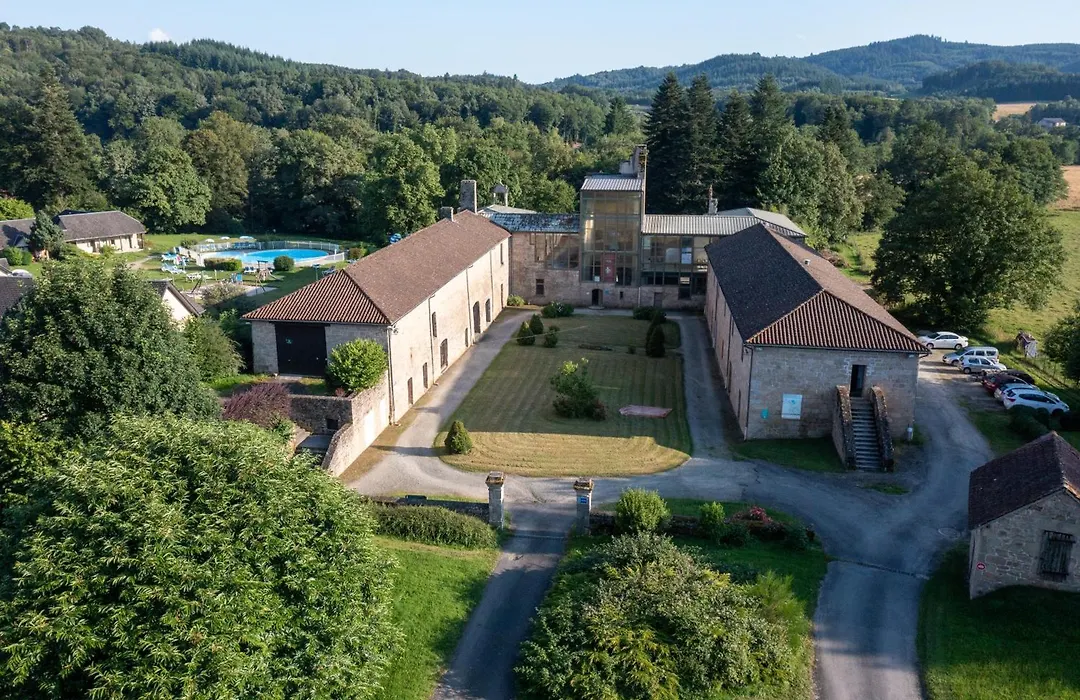 VVF Villages Le Château sur la Vienne Nedde-1