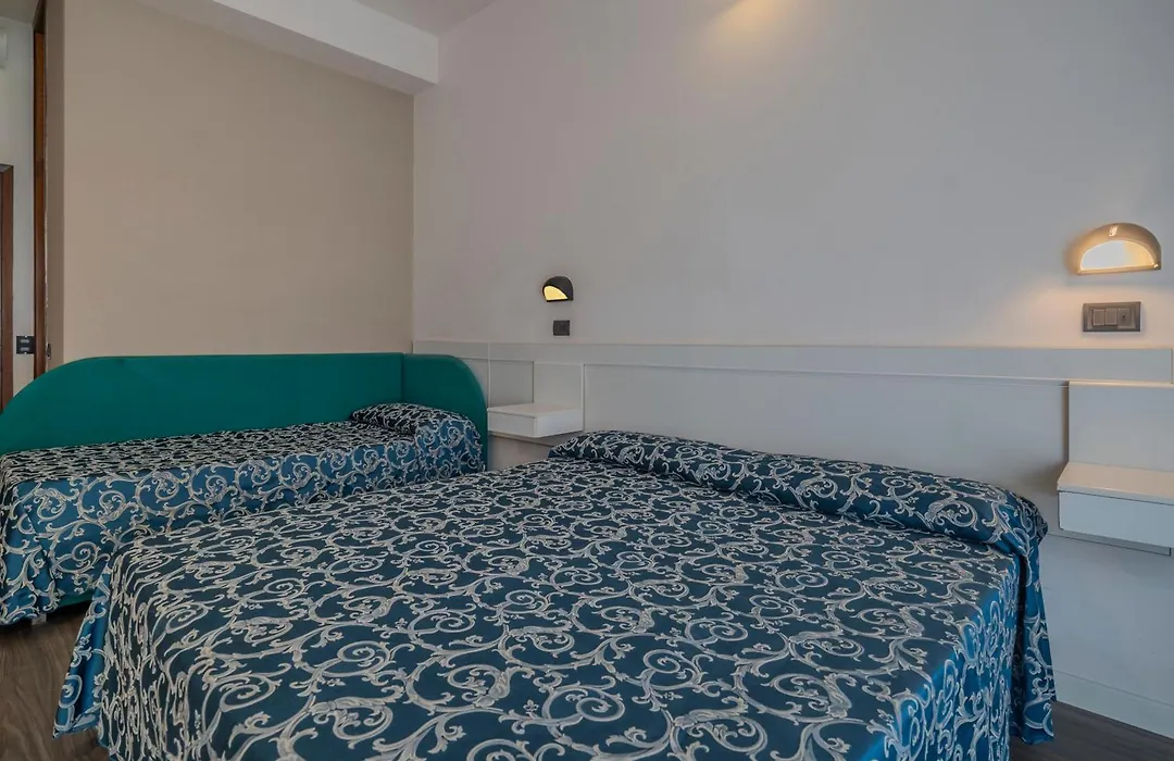 Hotel 2000-1