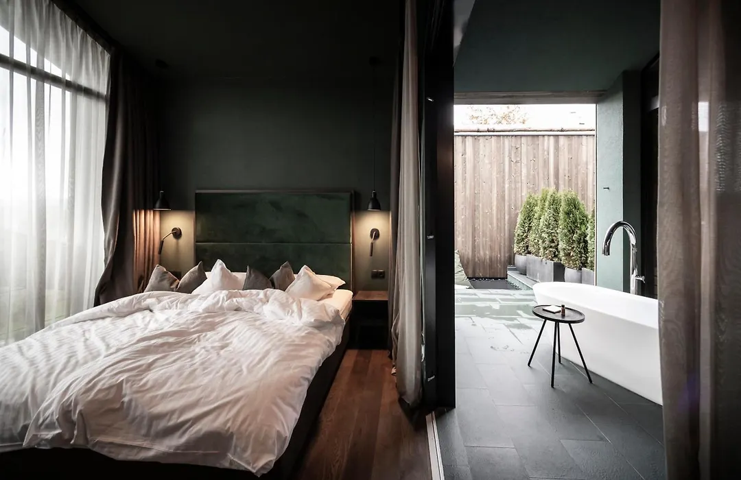 Floris Green Suites By Parc Hotel Florian-1