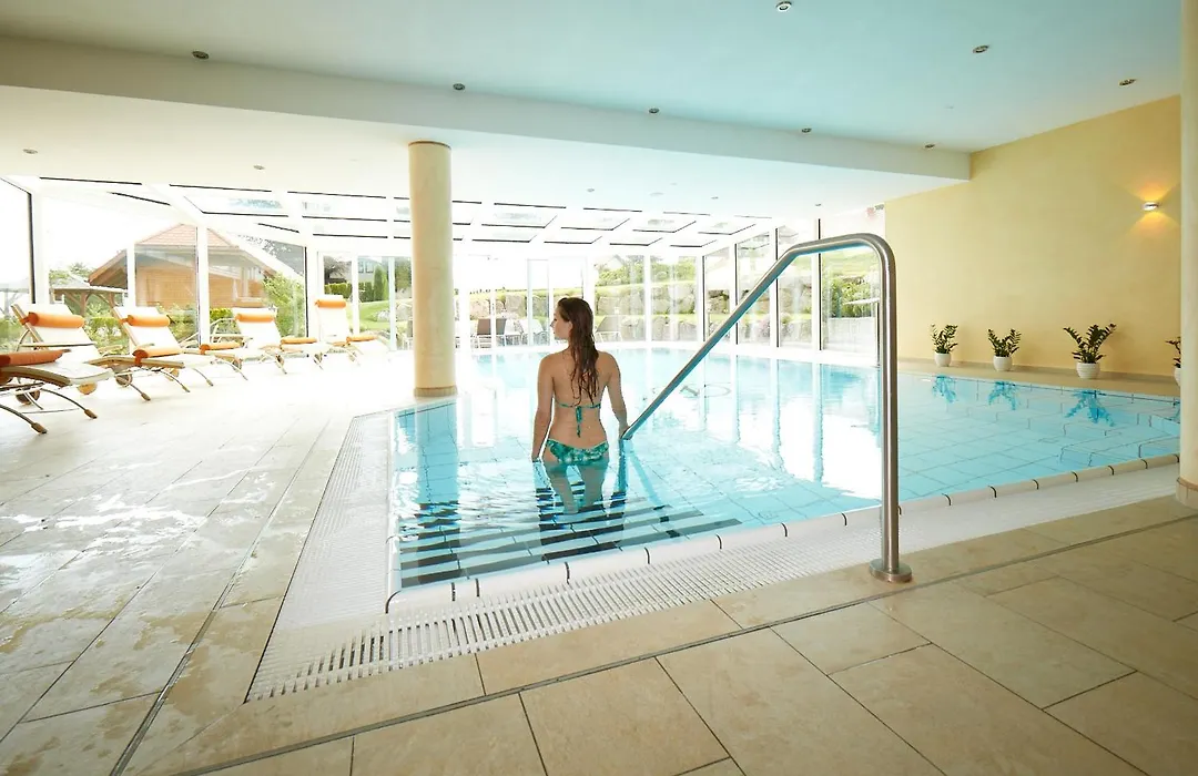 Wander-&Wellnesshotel Nägele-1