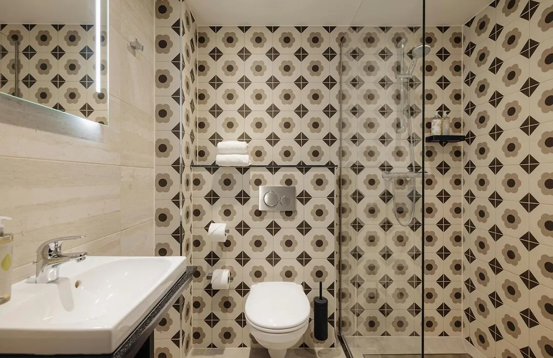 Leonardo Hotel Rotterdam Savoy-1