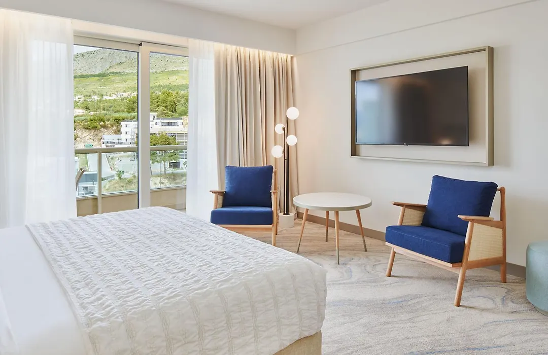 Le Meridien Lav Split-1