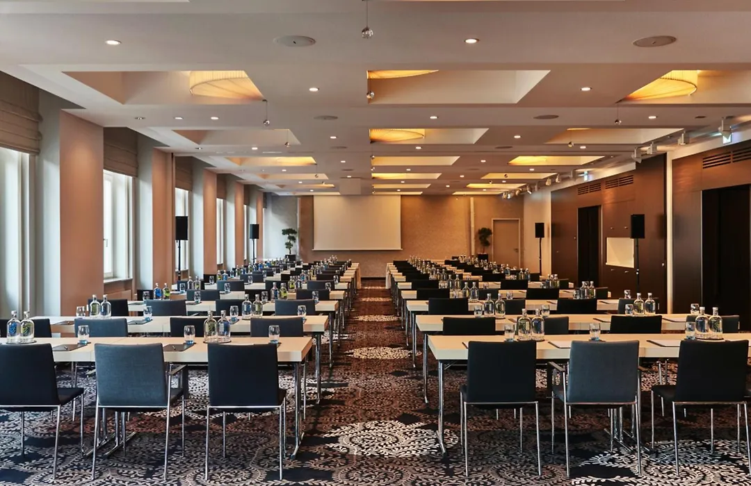 Steigenberger Grandhotel Handelshof Leipzig-1