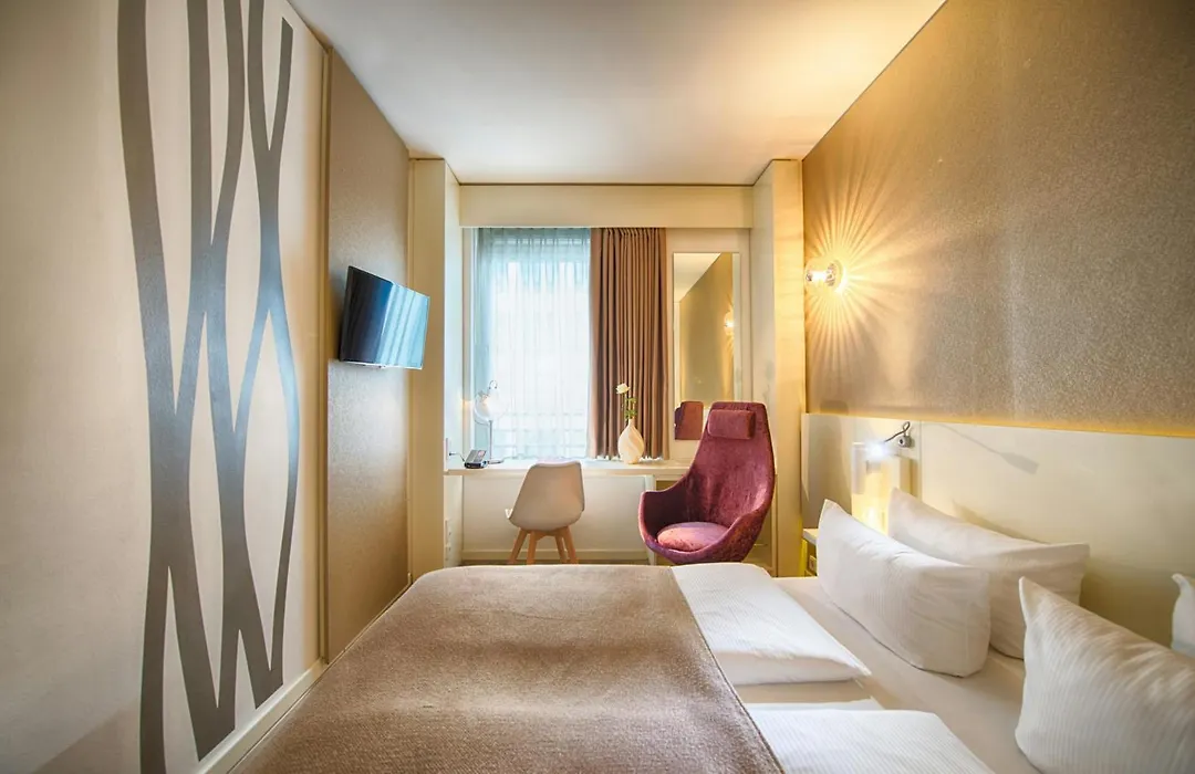 Leonardo Hotel Berlin Mitte-1