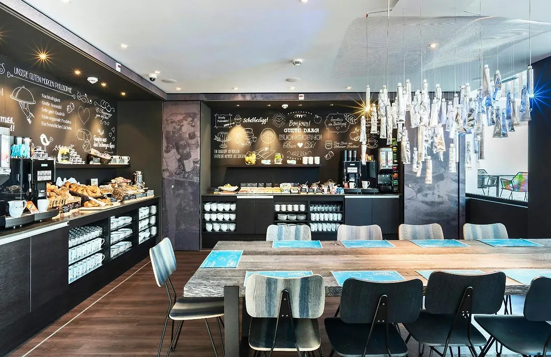 Motel One Basel-1