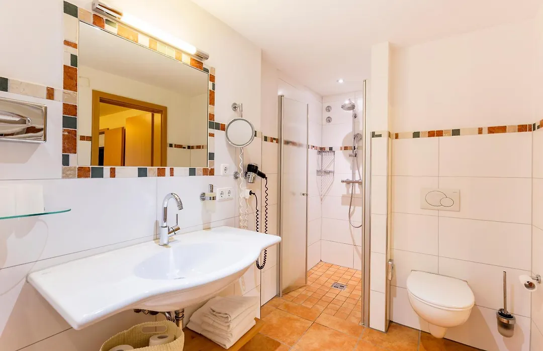 Hotel Engel - Familotel Hochschwarzwald-1