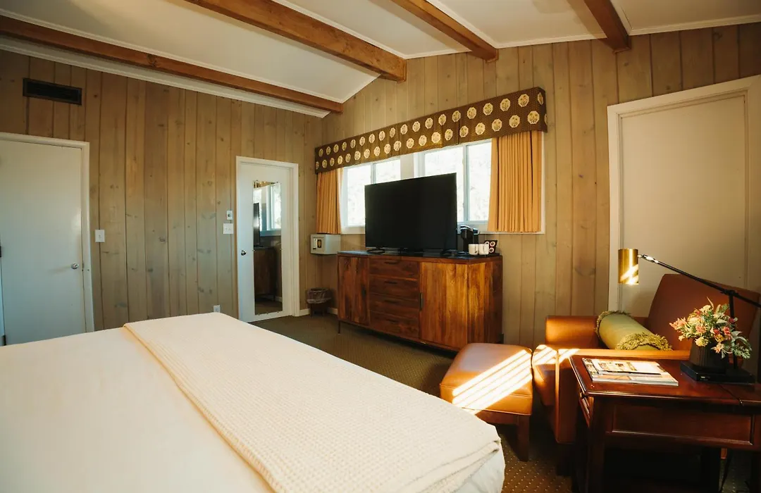 Pine Needles Lodge-1