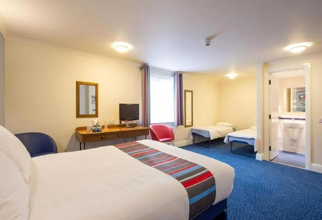 Travelodge Perth Central-1
