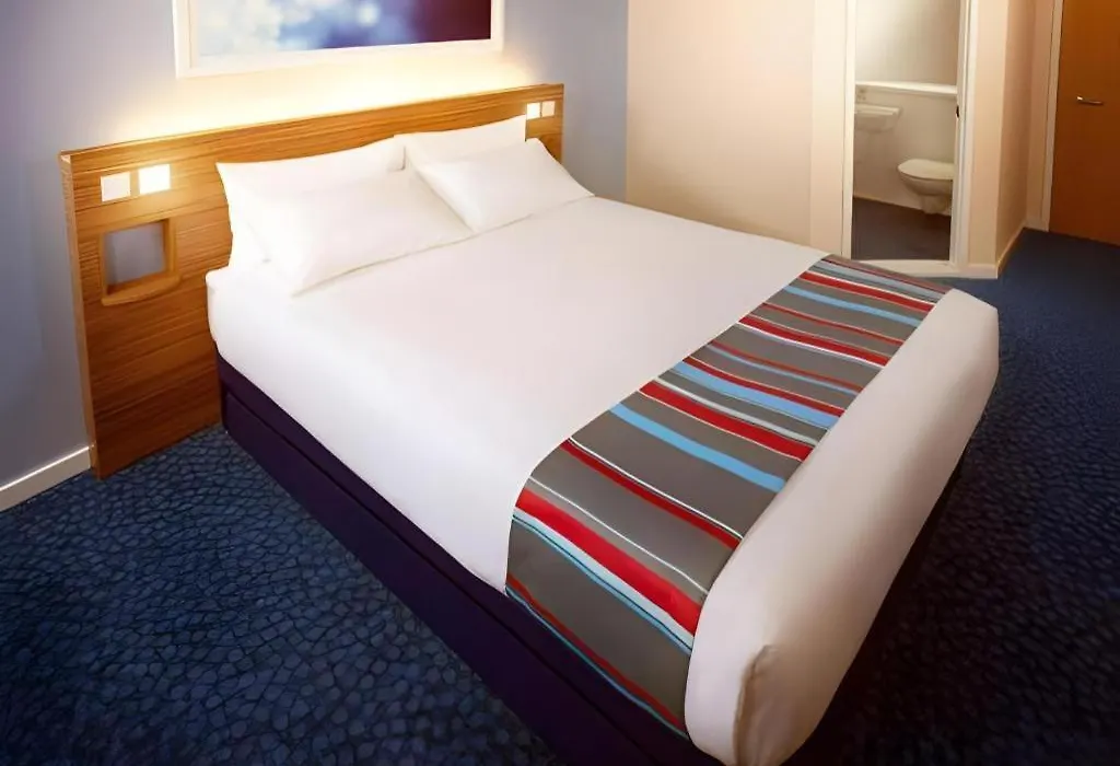 Travelodge Dundee Strathmore Avenue-1
