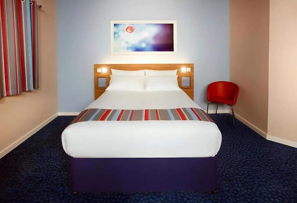 Travelodge Perth Broxden Junction-1