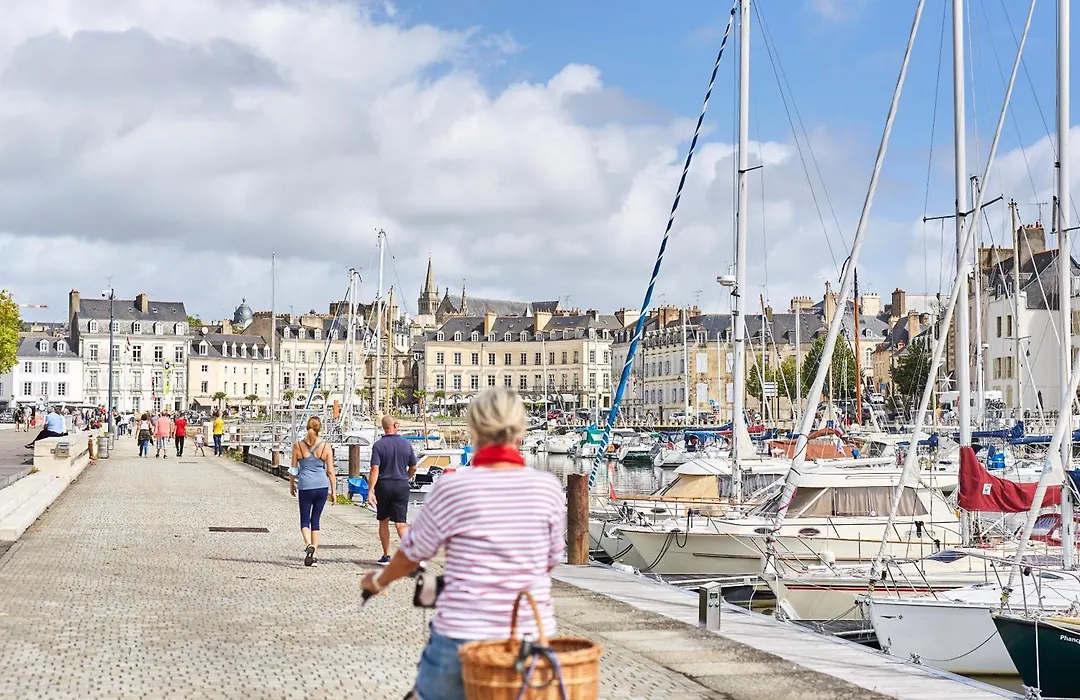 Escale Oceania Vannes Centre-1