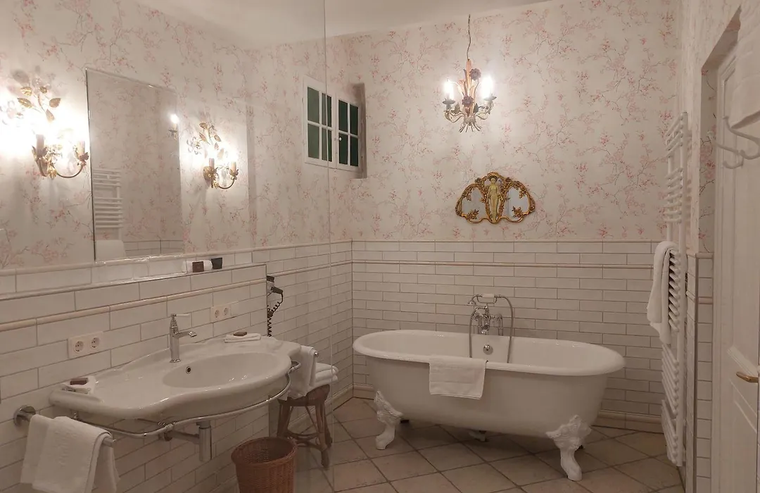 Hotel Goldener Anker-1