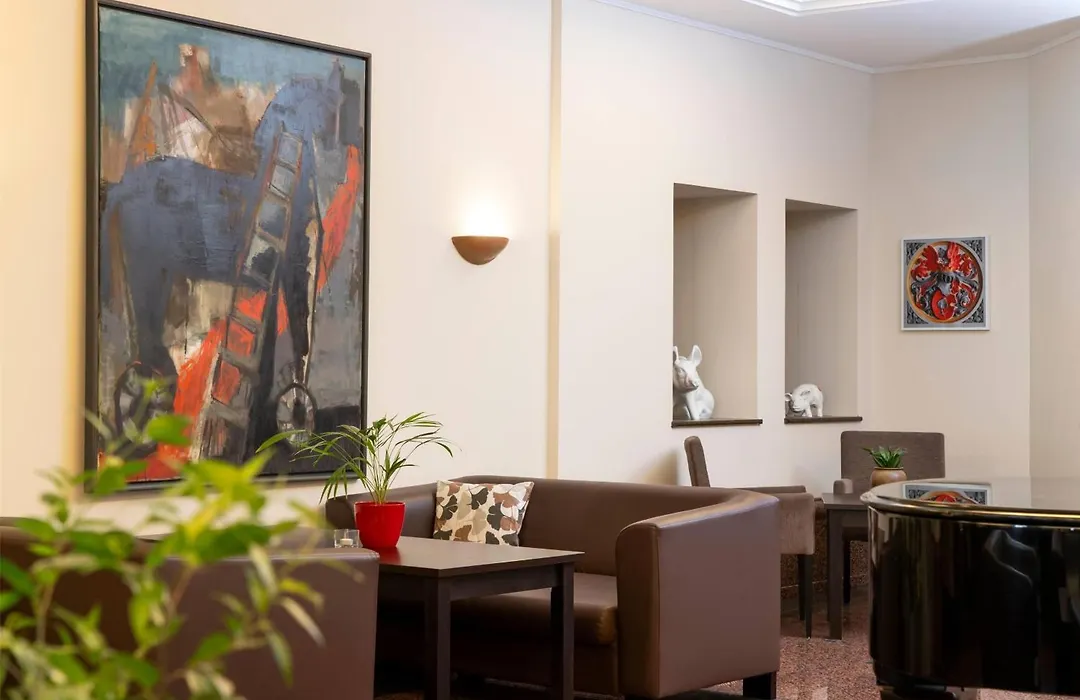 Elaya Hotel Noerdlingen, Trademark By Wyndham-1