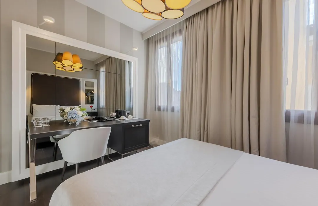 Hotel Grande Italia-1