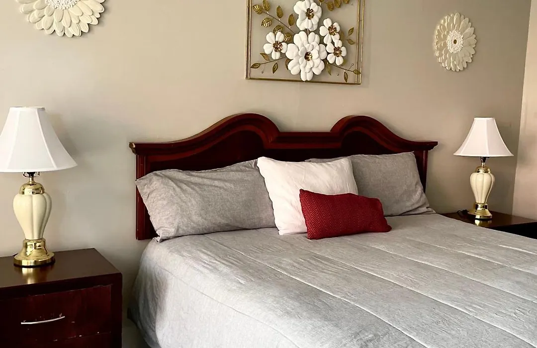 Apm Inn And Suites-1