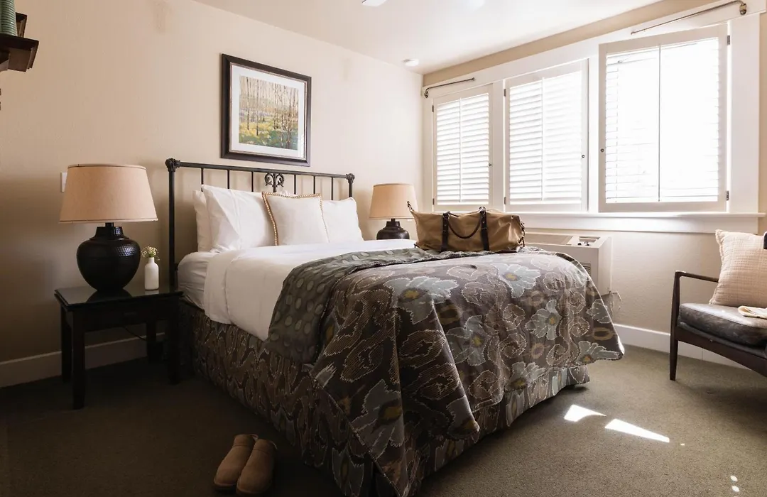 Orchard Hill-1