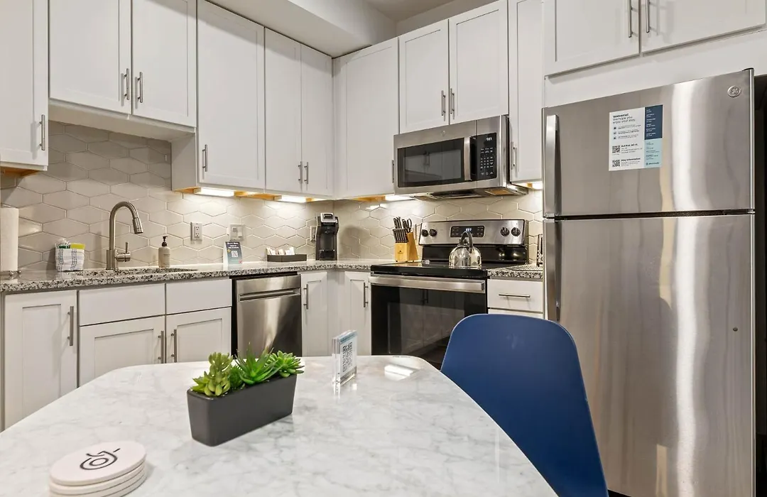 Placemakr Austin Downtown, Apartments By Hilton-1