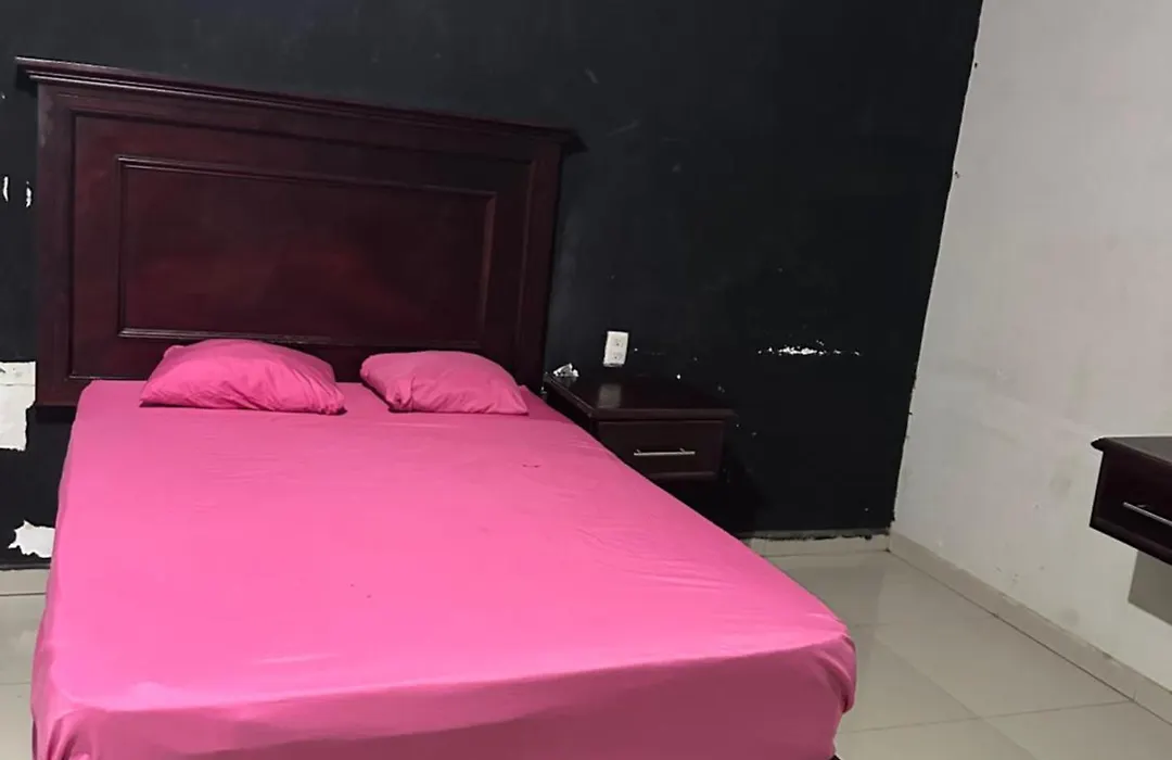 Motel Love-1
