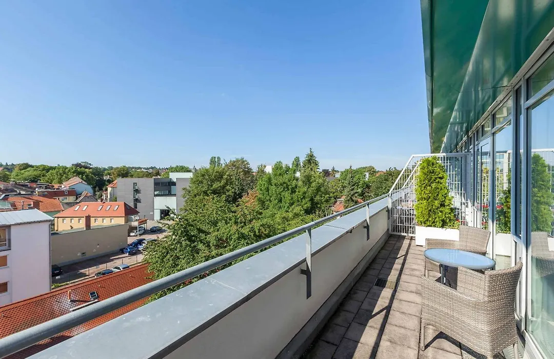 Best Western Premier Grand Hotel Russischer Hof-1