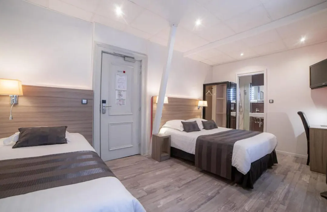 Hotel Le Grillon-1