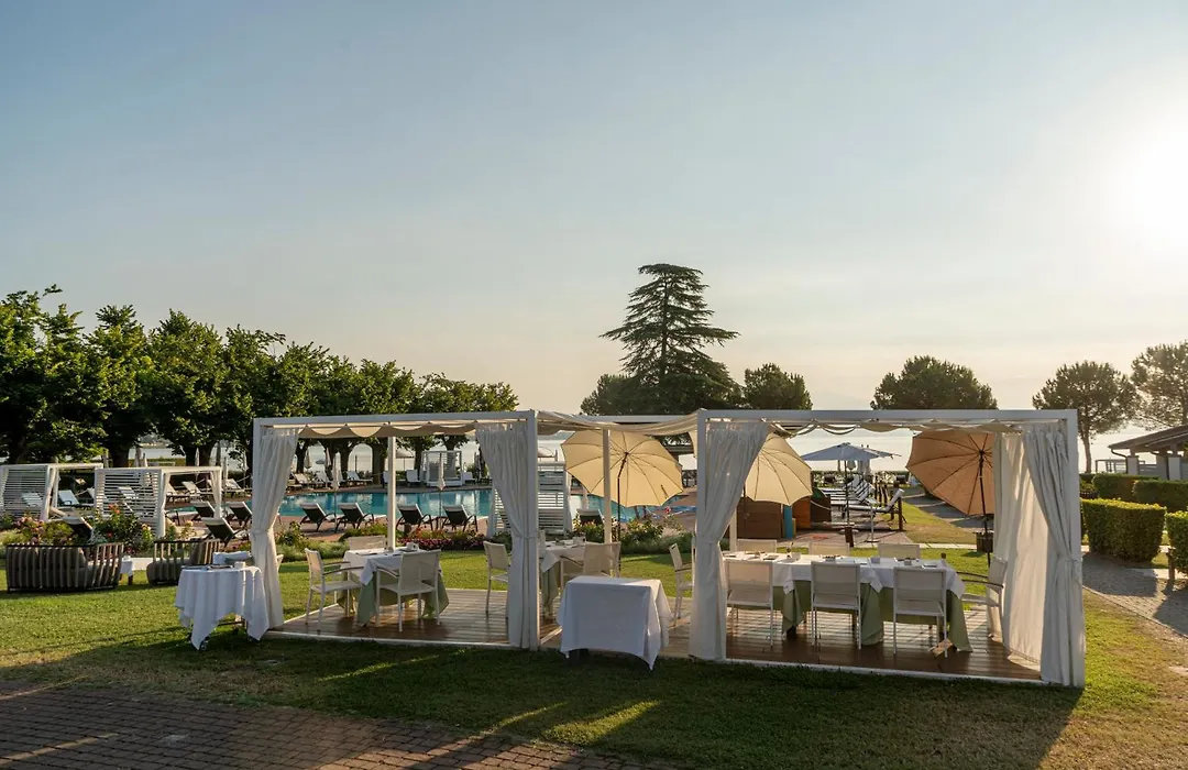 Splendido Bay Luxury Spa Resort-1