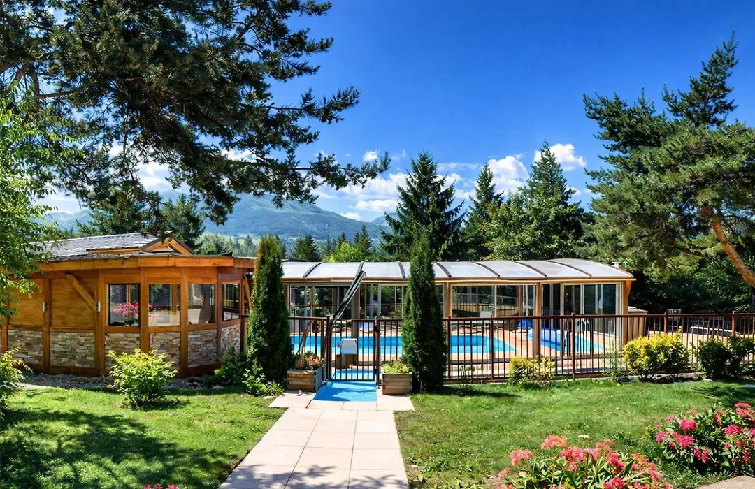 Logis Hotel-Restaurant Spa Le Lac-1
