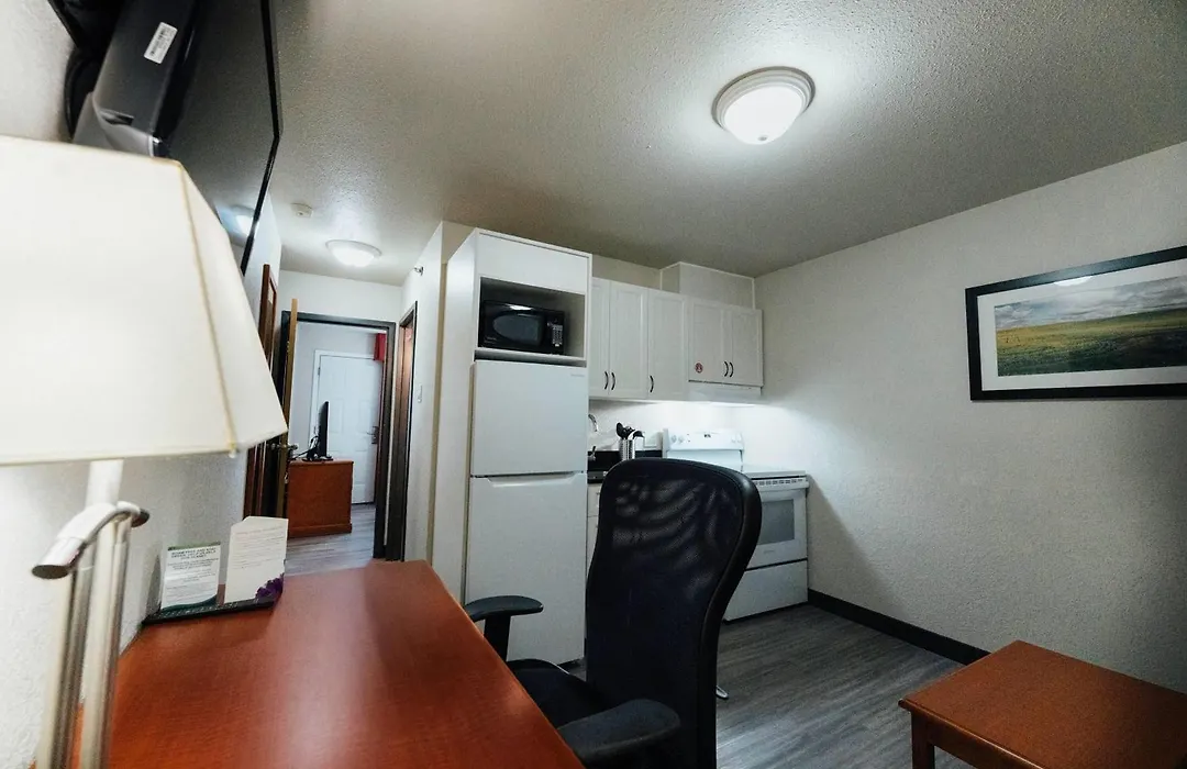 Super 8 By Wyndham Grande Prairie-1