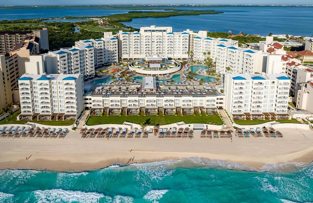 Hilton Cancun Mar Caribe All-Inclusive Resort-1