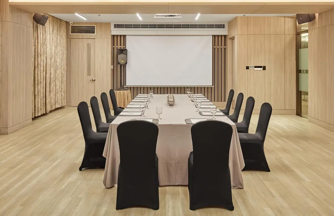Holiday Inn & Suites Makati By Ihg-1